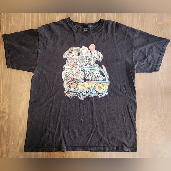 Men's XL T-Shirt Multiple Horror Villains Riding The Mystery Machine Van Shirt - Picture 1 of 8
